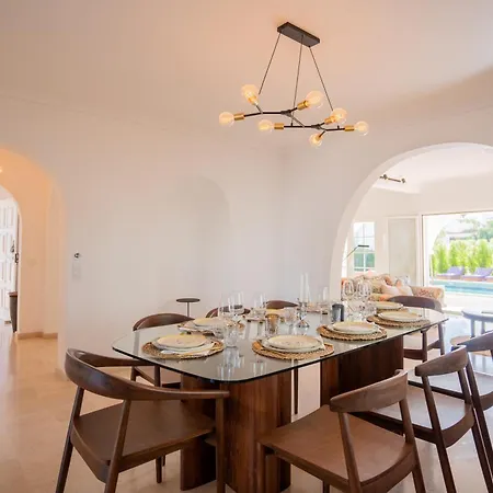 Luxurious - Pool, Hot Tub, Cinema And Golf Villa *