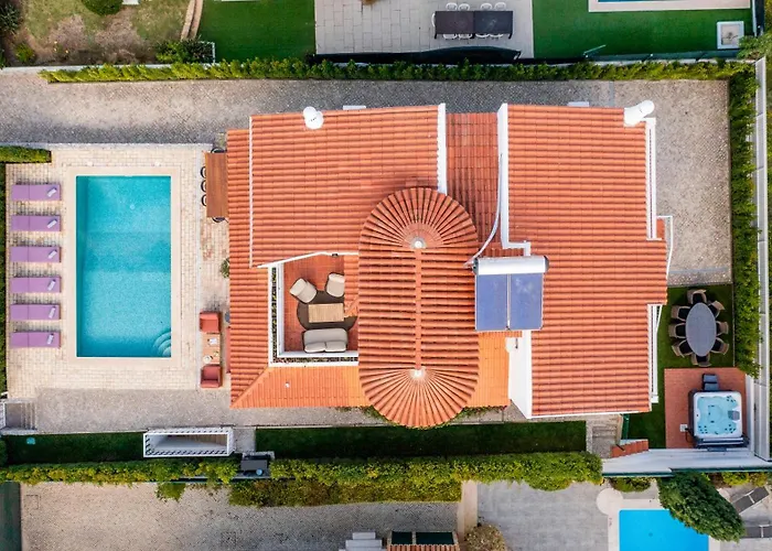 Luxurious - Pool, Hot Tub, Cinema And Golf 别墅