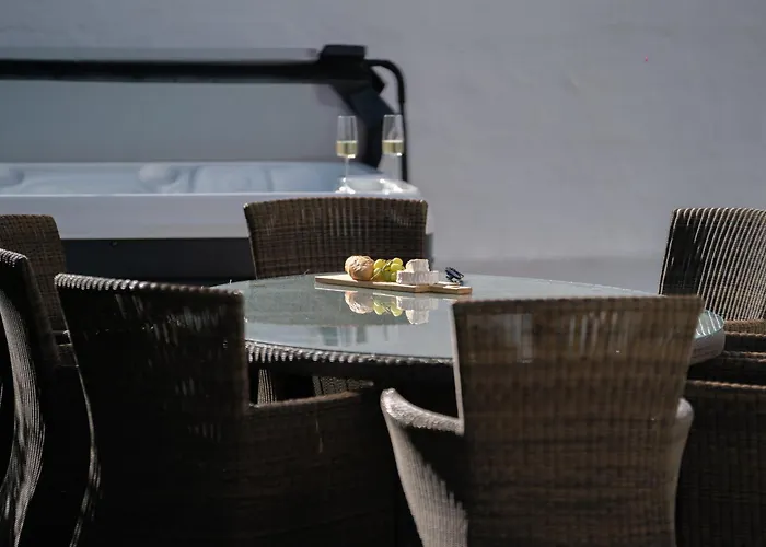 Luxurious - Pool, Hot Tub, Cinema And Golf * فيلامورا