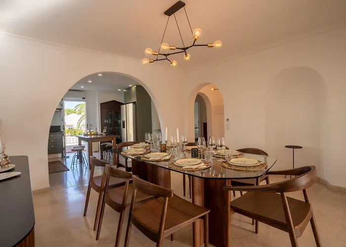 Luxurious - Pool, Hot Tub, Cinema And Golf